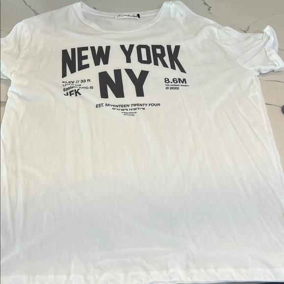 The Laundry Room White New York Graphic Tee - Picture 5 of 5